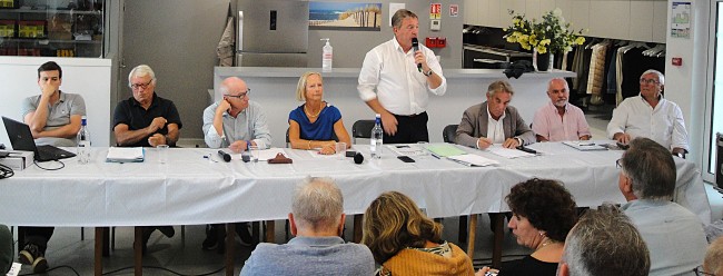 Patrick DAVET, maire de la commune de La Teste de Buch, réagit le 05 août 2023, aux inquiétudes dénoncées par les Pilatais