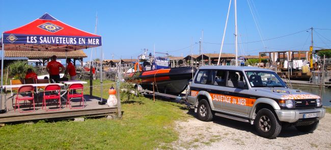 Journée Nationale des Sauveteurs en mer le 24 juin 2023. Sur le port d'Andernos, le stand et les moyens d'intervention